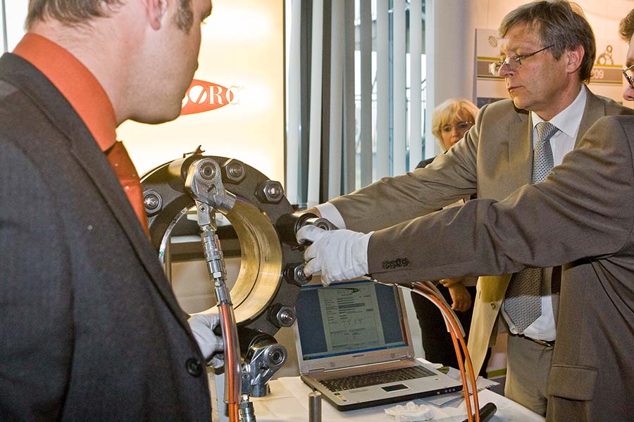 40 Jahre HYTORC 20 HYTORC Deutschland hytorc schraubtechnik 40 galerie buehne 07 HYTORC Deutschland