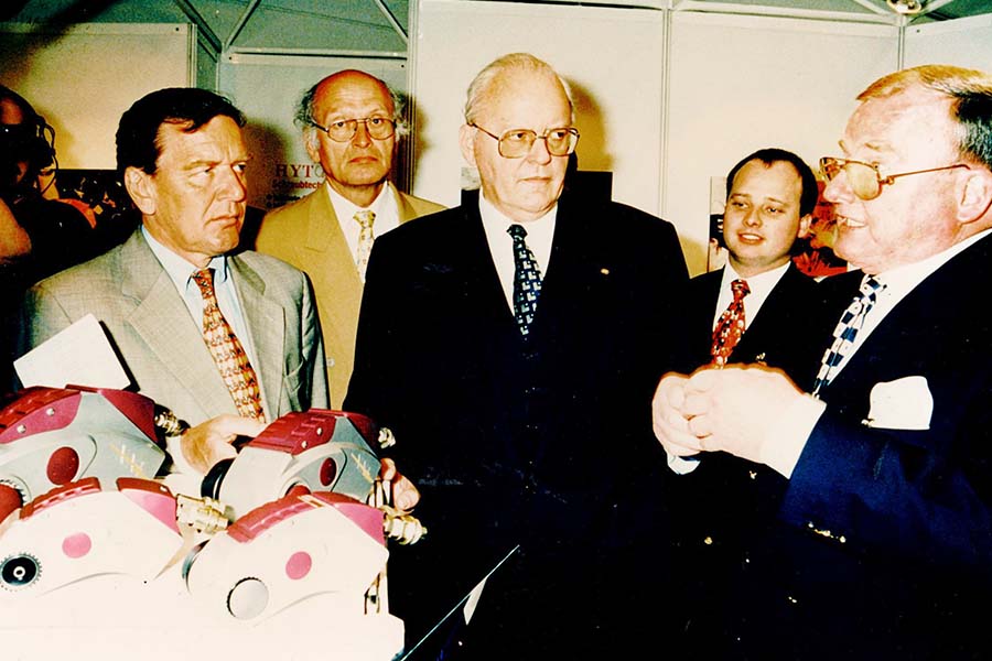 40 Jahre HYTORC 22 HYTORC Deutschland hytorc schraubtechnik 40 galerie buehne 09 HYTORC Deutschland